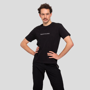 SLUŠNOSŤ MI NESLUŠÍ (BÁSNENIE) BLACK T-SHIRT