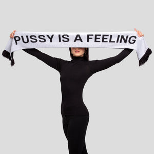 PUSSY IS A FEELING čierno-biely šál