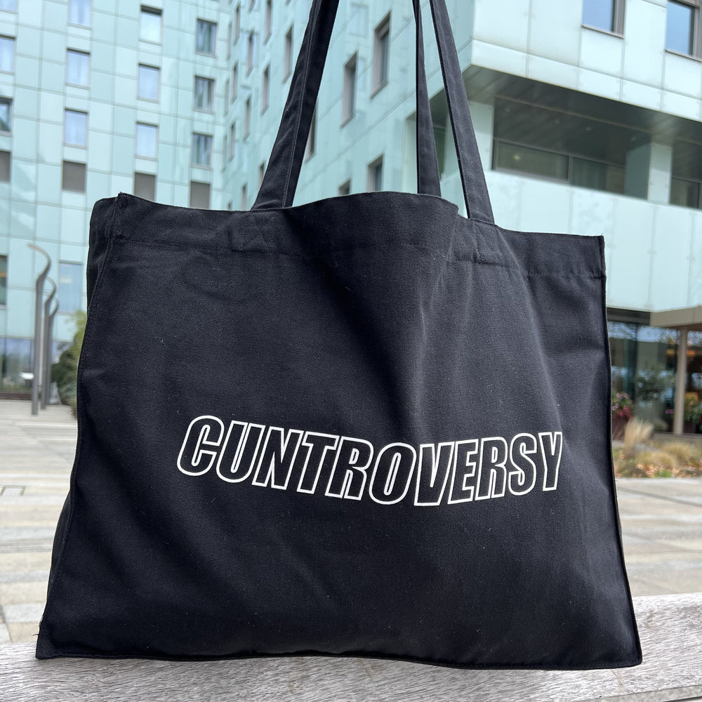 CUNTROVERSY Čierna taška na plece 
