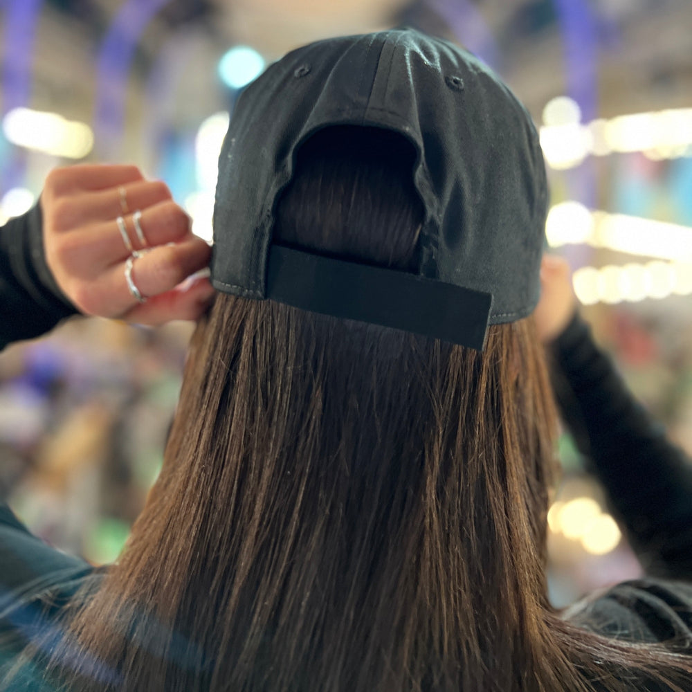 IDENTITIES čierna šiltovka s bielou výšivkou