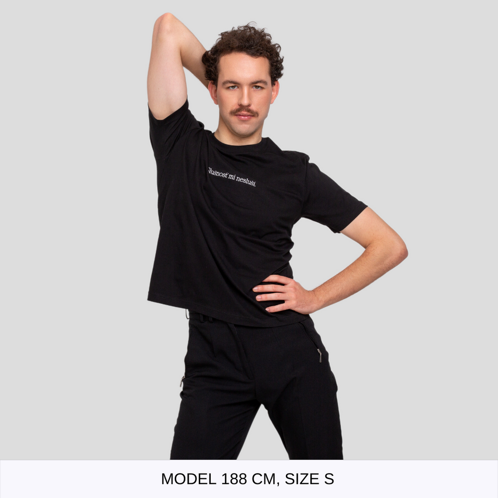 SLUŠNOSŤ MI NESLUŠÍ (BÁSNENIE) BLACK T-SHIRT