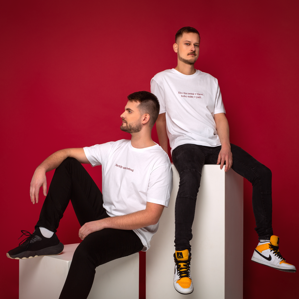 NAVŽDY SAMA (SEBOU). (BÁSNENIE) biele tričko s výšivkou